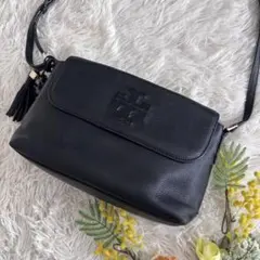 トリーバーチ テアメッセンジャーバッグ レザー タッセル ショルダーバッグ 黒