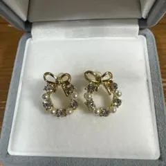 リース型ゴールドピアス パールストーン付き　ピアス