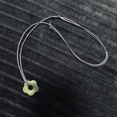 フラワーコードネックレス　ダークグリーン　翡翠色　ネックレス　フェアリー