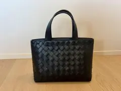 BURBERRY エンボスチェックカーフ ハンドバッグ - メルカリ