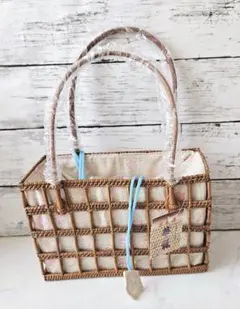 Item thumbnail for item 32e069d4-025b-4633-a08e-6e9a24c4025c