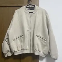 ZARA ベージュ ボンバージャケット　アイボリー