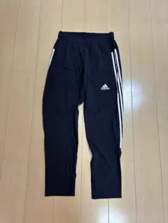 新品　adidas ナイロンパンツ