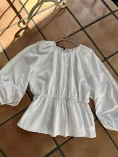 ZARA ホワイト 長袖ブラウス　Ｌ　ふんわり可愛い