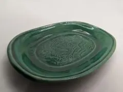 珉平焼 緑釉陰刻雲龍文 小判形小皿 豆皿 手塩皿 大きいです。_17のサムネイル