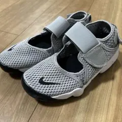 NIKE ナイキ　リフト　22cm