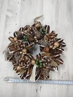 クリスマスリース 松ぼっくり装飾 約25cm