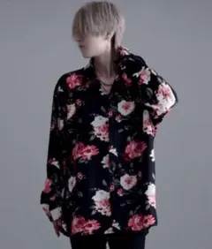 CavariA/キャバリア　CIVARIZE /シヴァーライズ　シャツ　花柄のサムネイル
