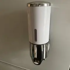 シャンプーディスペンサー マグネットディスペンサー ホワイト