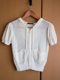 レースのパーカー付きボレロ(ポケット ハート)