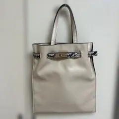 LE TALON ベージュ ハンドバッグ スネークストラップのサムネイル