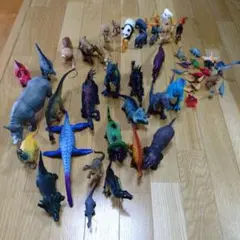 恐竜と動物のフィギュアセット 約50体
