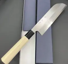 ☆新品☆郷右馬允義弘白二鋼はがね鍛造出刃包丁120mm水牛柄マチ磨き裏