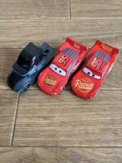 ライトニング・マックイーン 2台とトレーラー