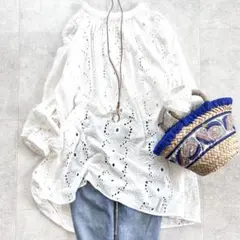 美品♦︎シップスエニィ／フラワーカットワークブラウス 総レース チュニック 洗濯可のサムネイル