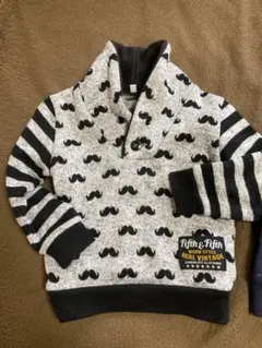 トレーナー　口ひげ柄