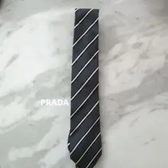 【未使用】PRADA プラダ　ネクタイ　赤　ソリッド　タグ付 未使用】PRADA プラダ ネクタイ 赤 ソリッド タグ付 - メルカリ