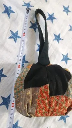 浴衣に合います(*˘︶˘*).。*♡コロン!と可愛い　縮緬和風バッグのサムネイル