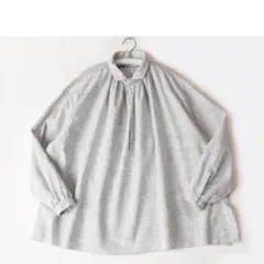 YAECAヤエカ　スキッパー　ギャザーシャツMのサムネイル
