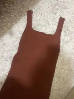 ブラウン Vネック タンクトップ Mサイズのサムネイル