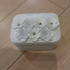 Afternoon Tea アクセサリーケース 花モチーフ ホワイトのサムネイル