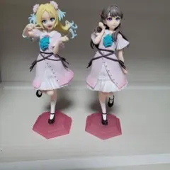 フリル付きドレスのフィギュア2体セット