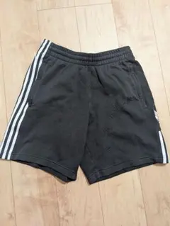 adidasアディダス 黒 ショートパンツ 3本ライン Lサイズ