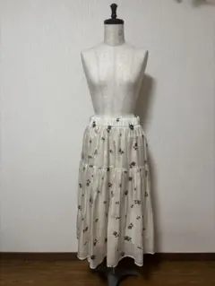 フレア切り替えスカート　裏地あり　ウエストゴム　白　SHEIN 【まとめ売り可】