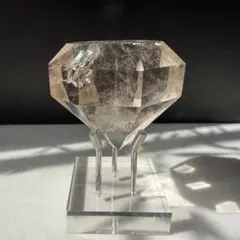 ファイヤークォーツ　ダイヤカット　大きめ　天然石ダイヤカット　高品質　虹入り ファイヤークォーツ ダイヤカット 大きめ 天然石ダイヤカット 高品質