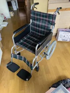 値下げしました　介護　介助用　車椅子 折りたたみ　引取限定　東京多摩市よりのサムネイル