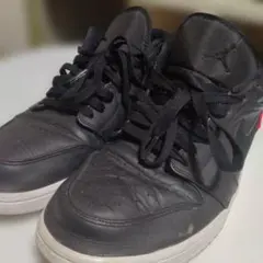 コラボスニーカー スニーカー