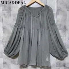 【MICA&DEAL】プリーツブラウス FREEサイズ ブルーグレー 青のサムネイル