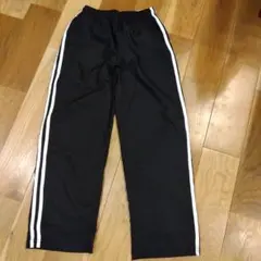 ブラック 裏起毛ジャージ　ナイロン ロングパンツ　140
