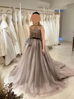 ウェディングドレス　カラードレス　くすみ　ピンクチュールドレス　結婚式