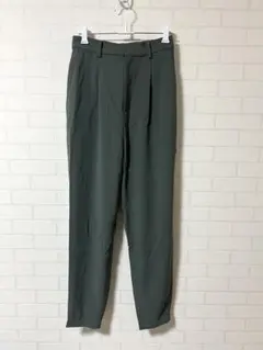 UNIQLO ダークグリーンスラックス S