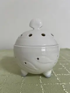 アロマポット MENARD ホワイト陶器　小物入れ　香炉のサムネイル