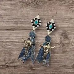 No.94 オルテガ柄ピアス*バッファロースカル