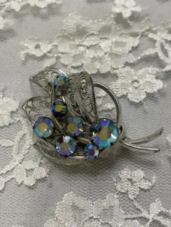 ヴィンテージ ブローチ シルバーカラー ラインストーン 花モチーフ