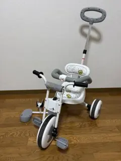 ディズニー　トライクピュア　三輪車 ディズニー トライクピュア 三輪車（ピンク）かじとり おしゃれ