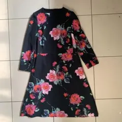 【美品】高級仕立てドイツ製インポート　黒地花柄ワンピース