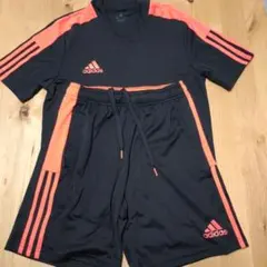 adidasアディダス　シャツＳ　ハーフパンツＭ