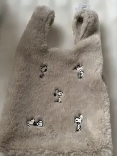 スヌーピー刺繍 フェイクファートートバッグ　ベージュ