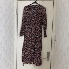 ユニクロ　プリントＶネックフレアワンピース　ピンク
