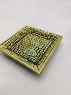 珉平焼 緑釉陽刻網代に蔦葉文 角小皿 豆皿 手塩皿 淡路焼 江戸期 骨董_24のサムネイル
