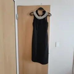 ブラックドレス パールネックライン