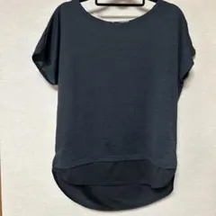 ダークグレー ラウンドネック Tシャツ