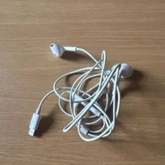 【純正】Lightning接続 イヤフォン ホワイト