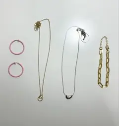 アクセサリー4点セット ネックレス イヤリング ブレスレット シルバー ゴールド