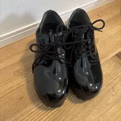 光沢黒レースアップシューズのサムネイル