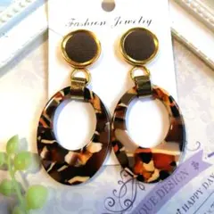 オーバル型アクリルピアス/イヤリング マーブル模様(ハンドメイド)